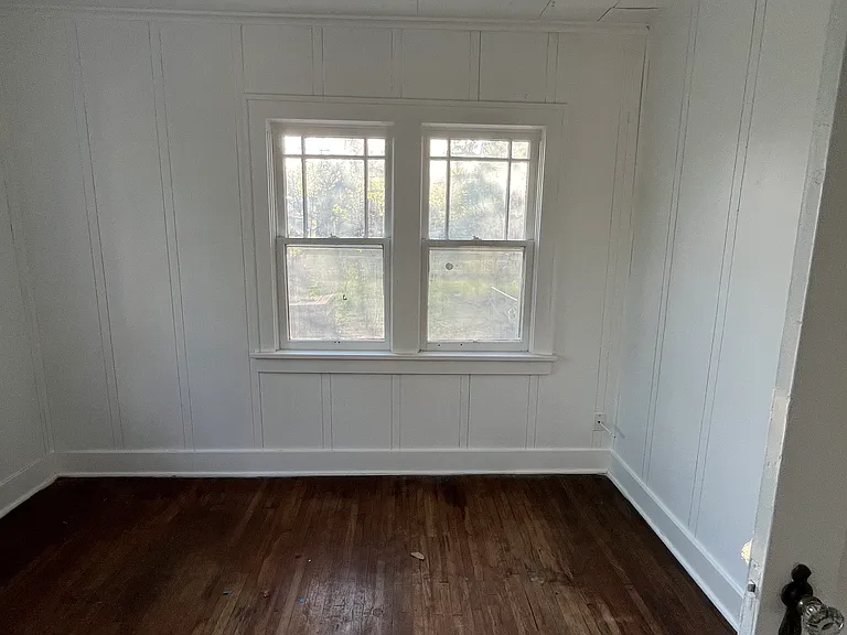 109 S Wald Ave — Photo 8