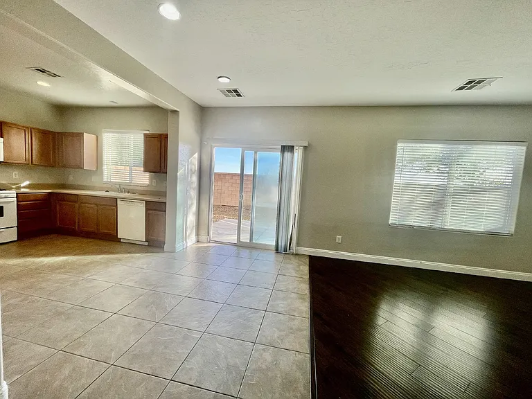 7109 Mercurio Ave — Photo 13
