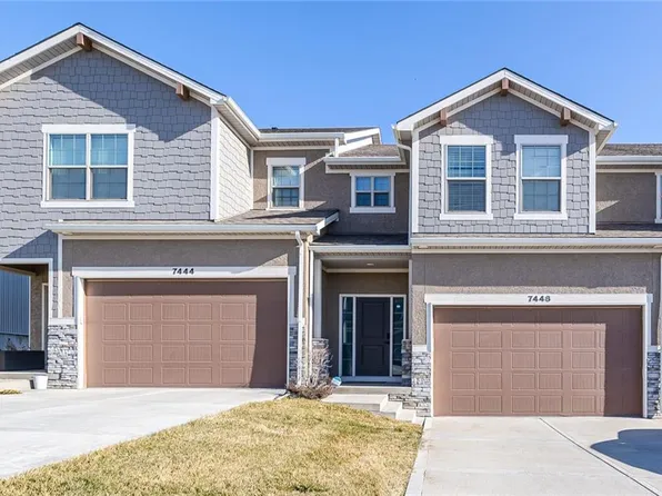 7448 Grand Slam St, Parkville, MO 64152