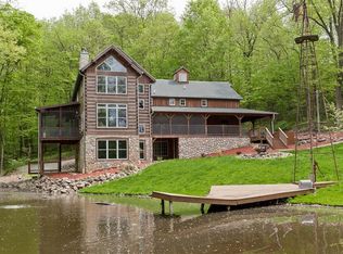 7202 42nd St NE, Cedar Rapids, IA 52411