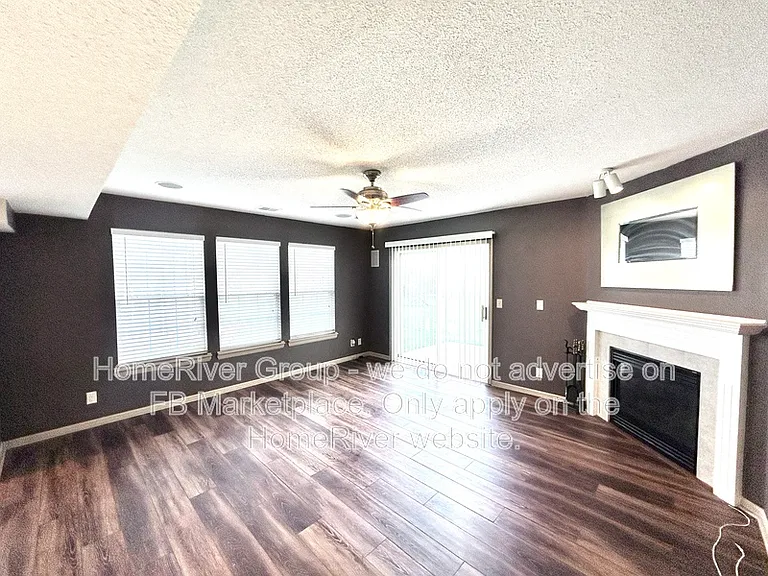 8010 N Elmwood Ave — Photo 3