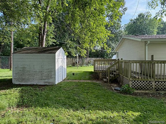 4th image of 1994 Lovell Ct