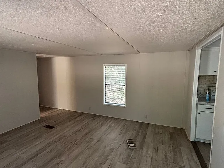 320 Dreher Rd — Photo 2
