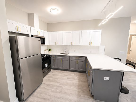 2nd image of 130-131 Ellis Ave #204