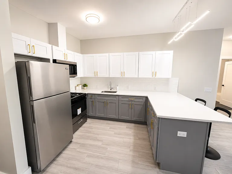 130-131 Ellis Ave #204 — Photo 1