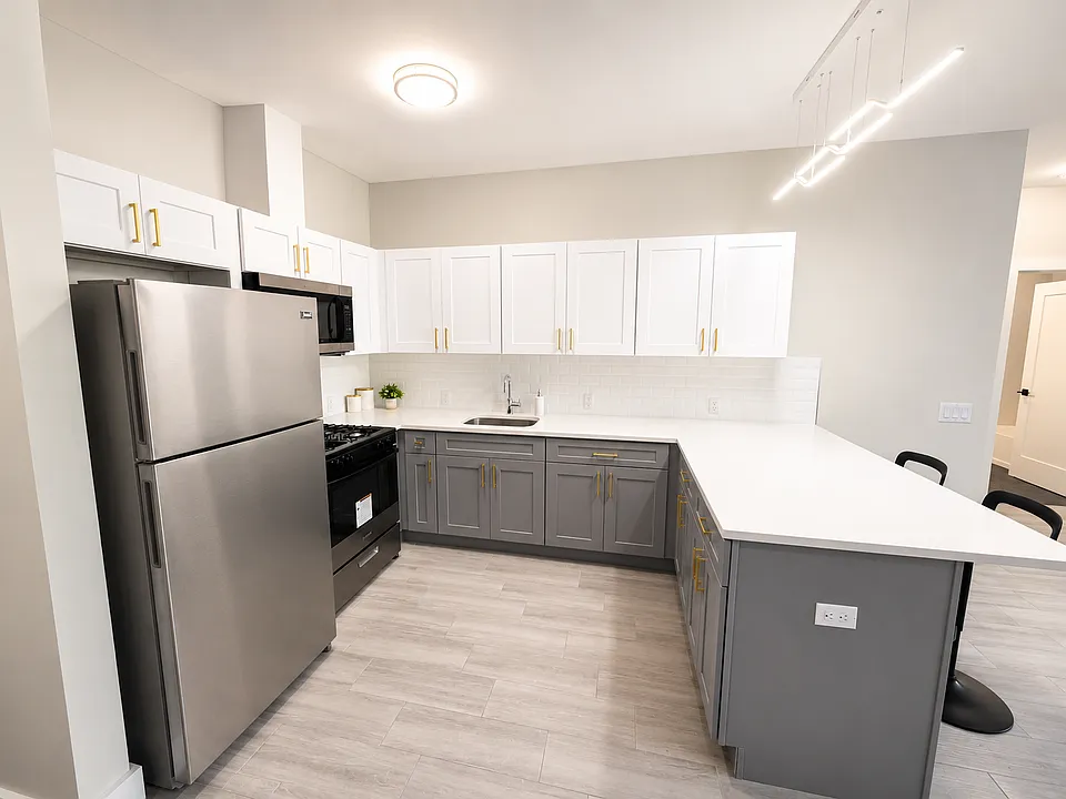 130-131 Ellis Ave #406