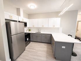 130-131 Ellis Ave