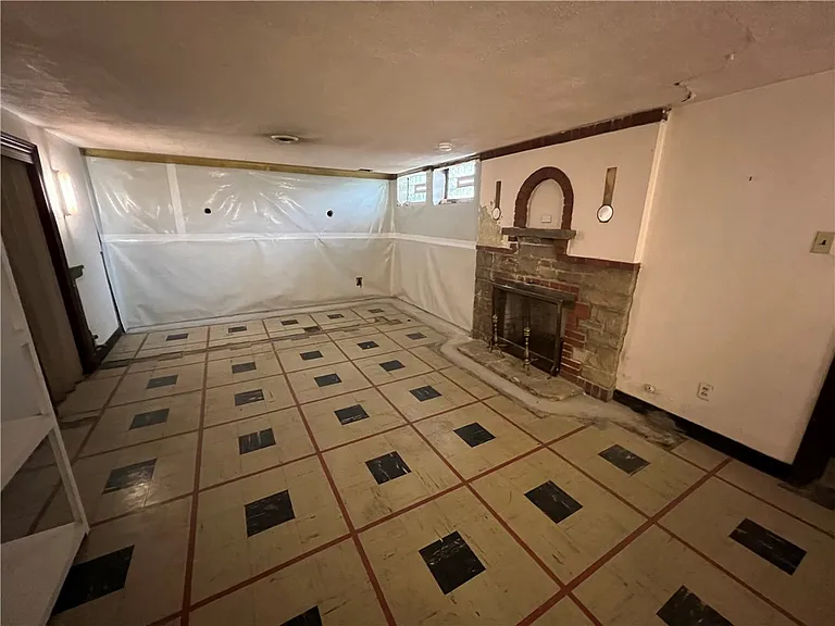 127 Westland Dr — Photo 28