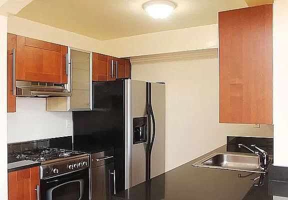 2nd image of 10210 Queens Blvd APT 601