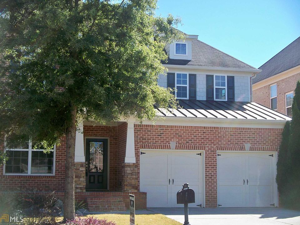 2nd image of 2911 Royston Dr