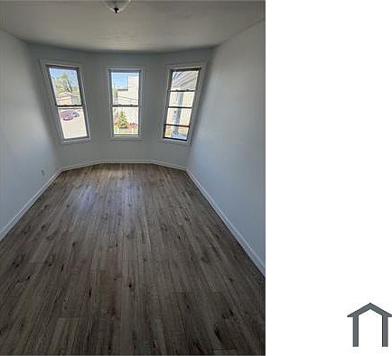4th image of 10 Beatrice St #2