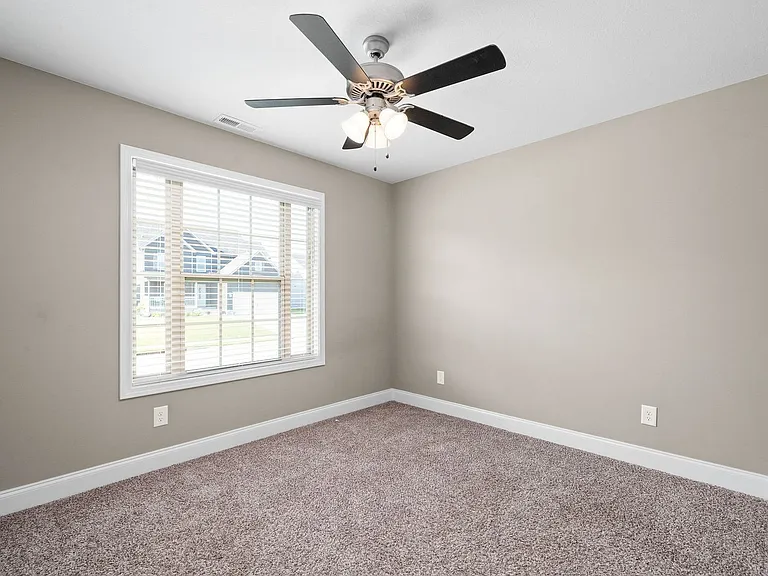 515 Sourwood Dr — Photo 17