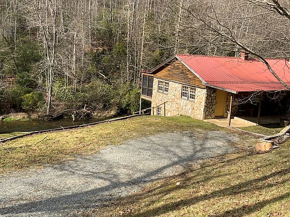 3rd image of 21027 Wayah Rd