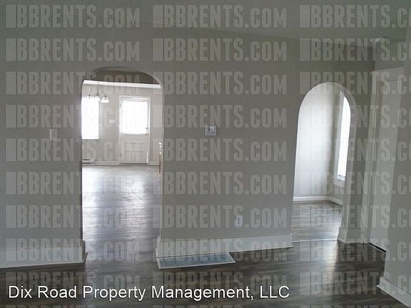 3rd image of 130 N 9th St