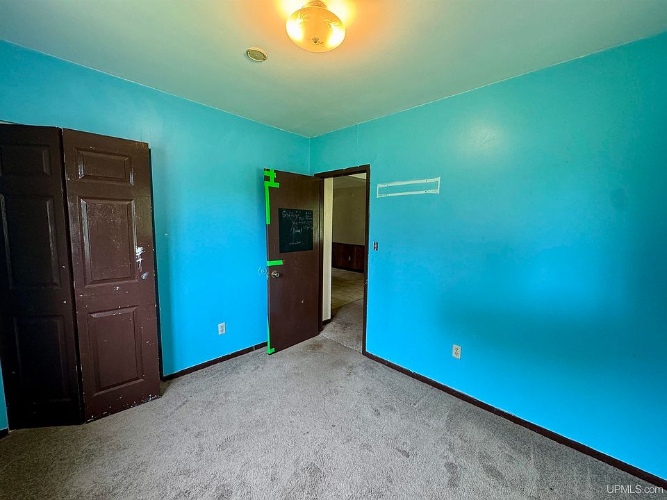 10th image of 1555 W Robinette Loop
