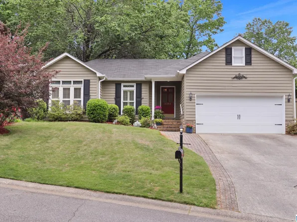 2584 Crossgate Pl, Vestavia Hills, AL 35216