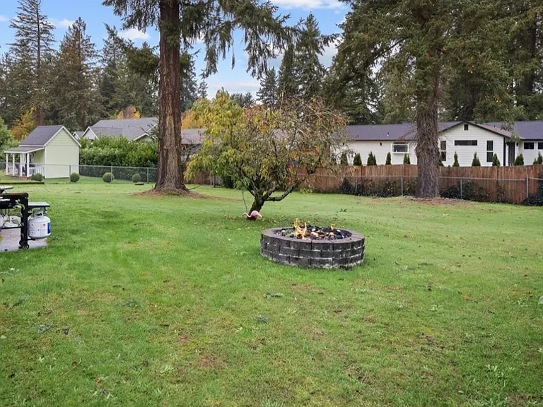 5823 Hillcrest Dr SW — Photo 8