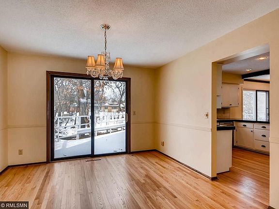 4th image of 245 Stonybrook Way NE