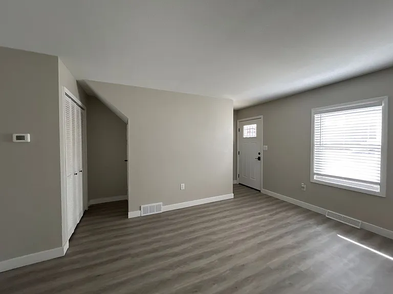 809 Lindenwood Dr S — Photo 10