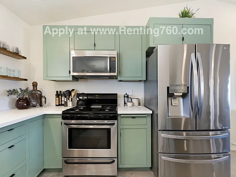 321 N Bonita Ave — Photo 12