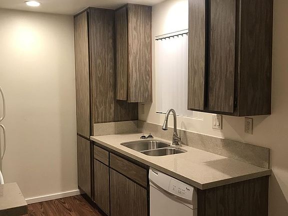 3rd image of 1403 F Ave APT 07