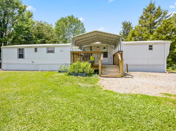 7198 E Robertson Rd, Nashville, IN 47448