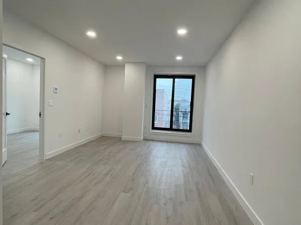 1238 63rd St APT D323, Brooklyn, NY 11219
