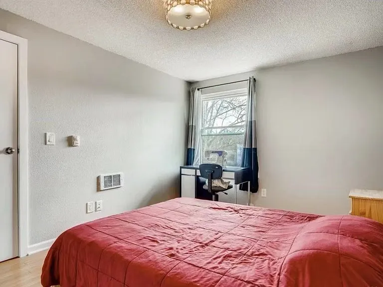 2334 NE 102nd St #302 — Photo 7