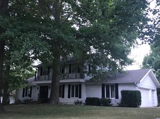 1512 S Charing Rd, Springfield, MO 65809