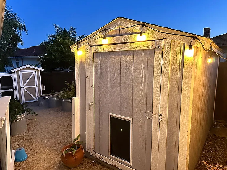 604 Village Ct — Photo 40