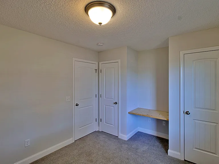 326 Fairview Cir — Photo 12