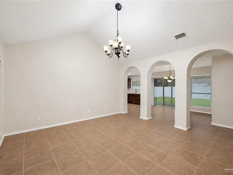 3413 Yucca Ave — Photo 3