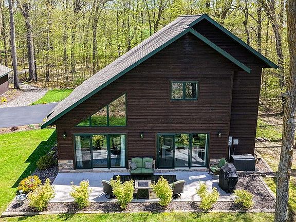 2nd image of 810 E Lake Drive