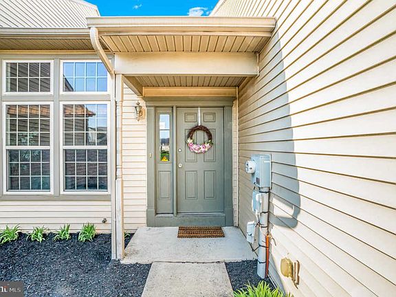 2nd image of 431 Alexandria Ct