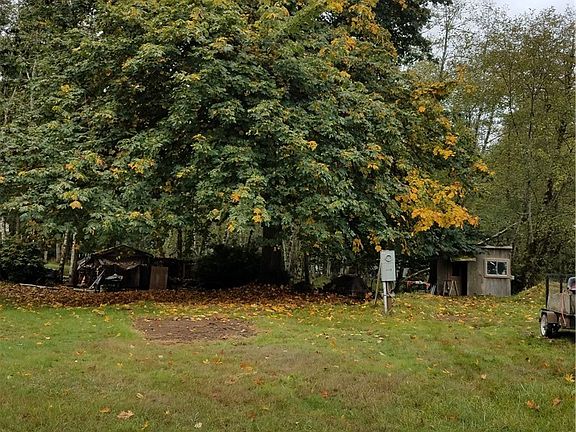 5th image of 404 W Yew Blvd NW