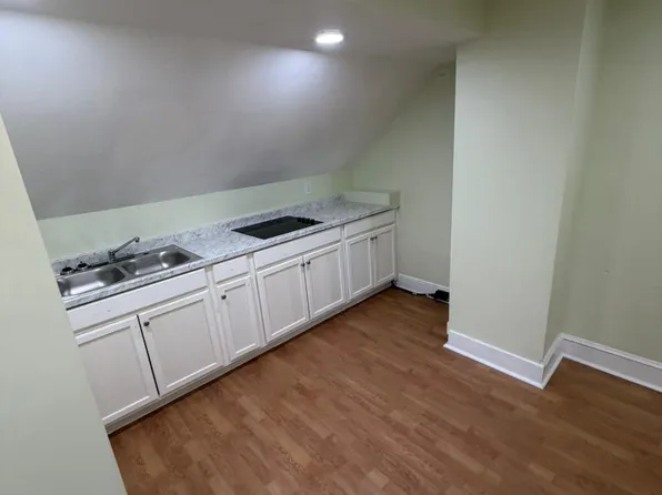 435 N High St #2, East Haven, CT 06512