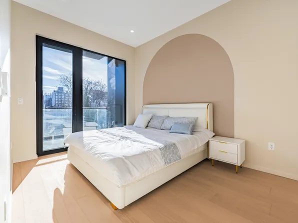 31-16 21st Street image 4 of 9