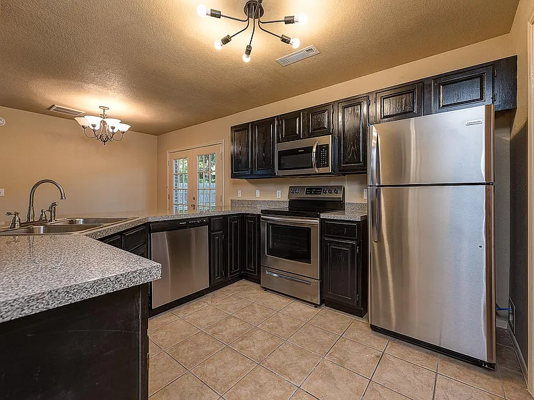 1729 N Willowbrook Dr — Photo 5