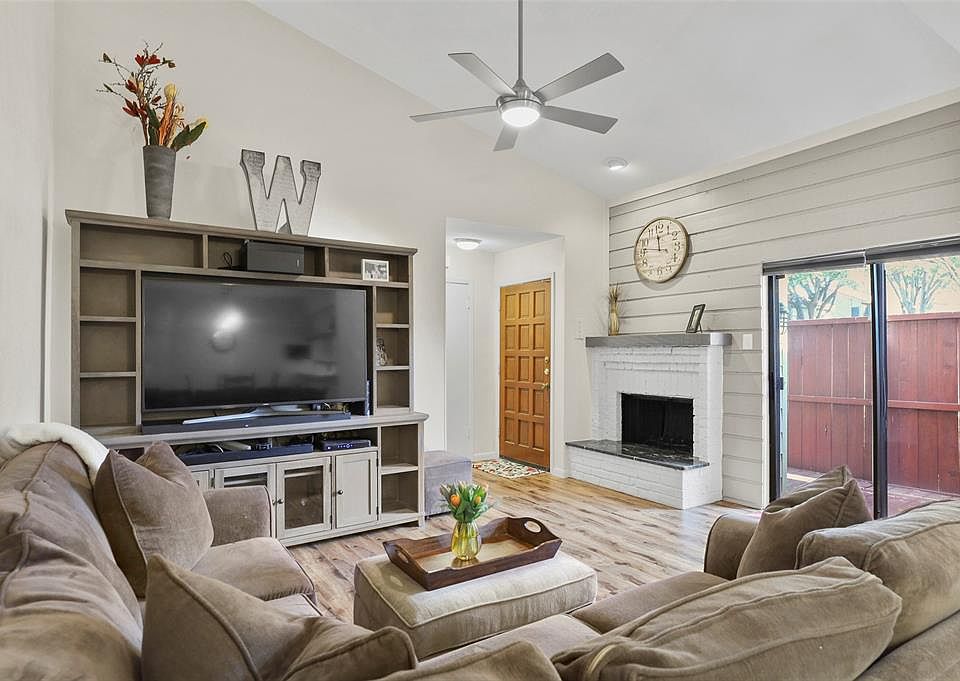 1st image of 333 Melrose Dr APT 10B