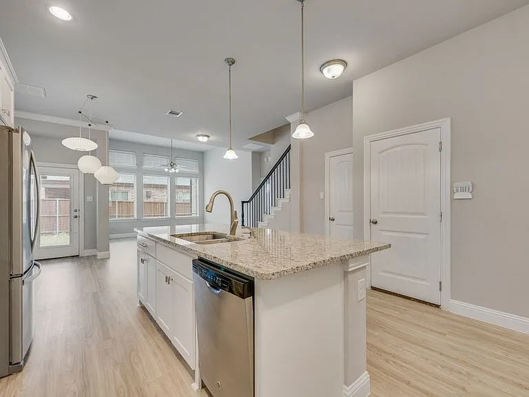 1127 Piedmont Ln — Photo 14