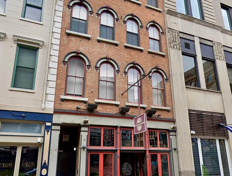 641 Walnut St Apartments — Photo 13