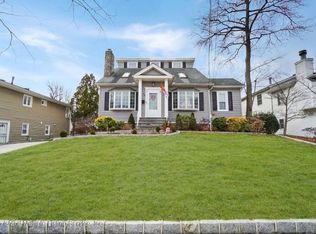 26 Acacia Ave, Staten Island, NY 10308