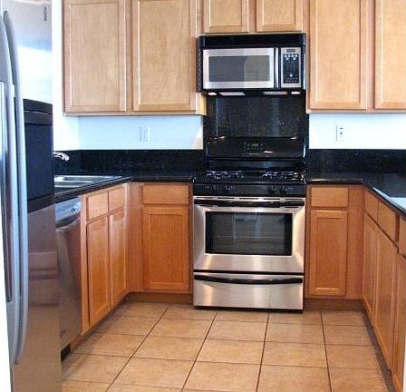 5th image of 11321 Moorpark St Unit 302