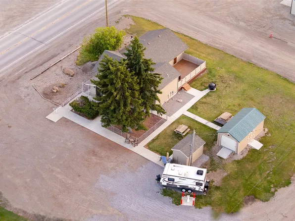 805 Teton Ave, Valier, MT 59486