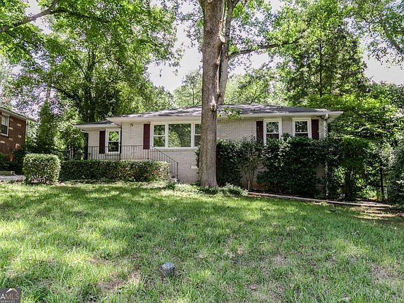 4th image of 798 Larry Ln