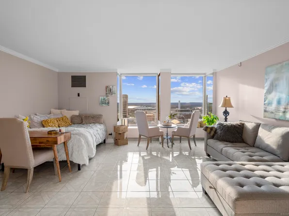 1 Gold Street APT 15F, Hartford, CT 06103