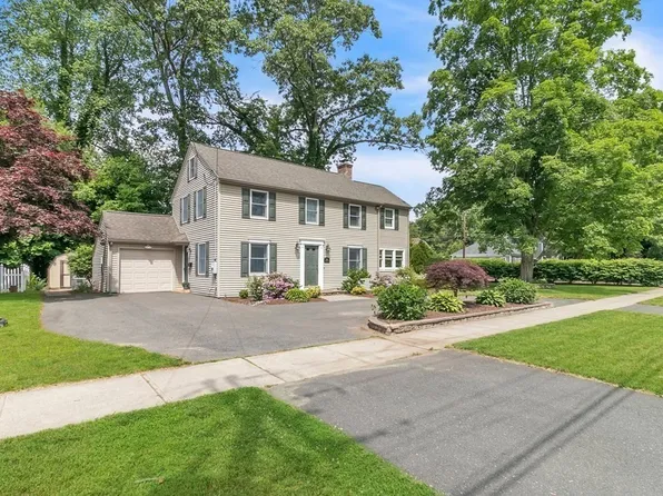 460 Laurel St, Longmeadow, MA 01106