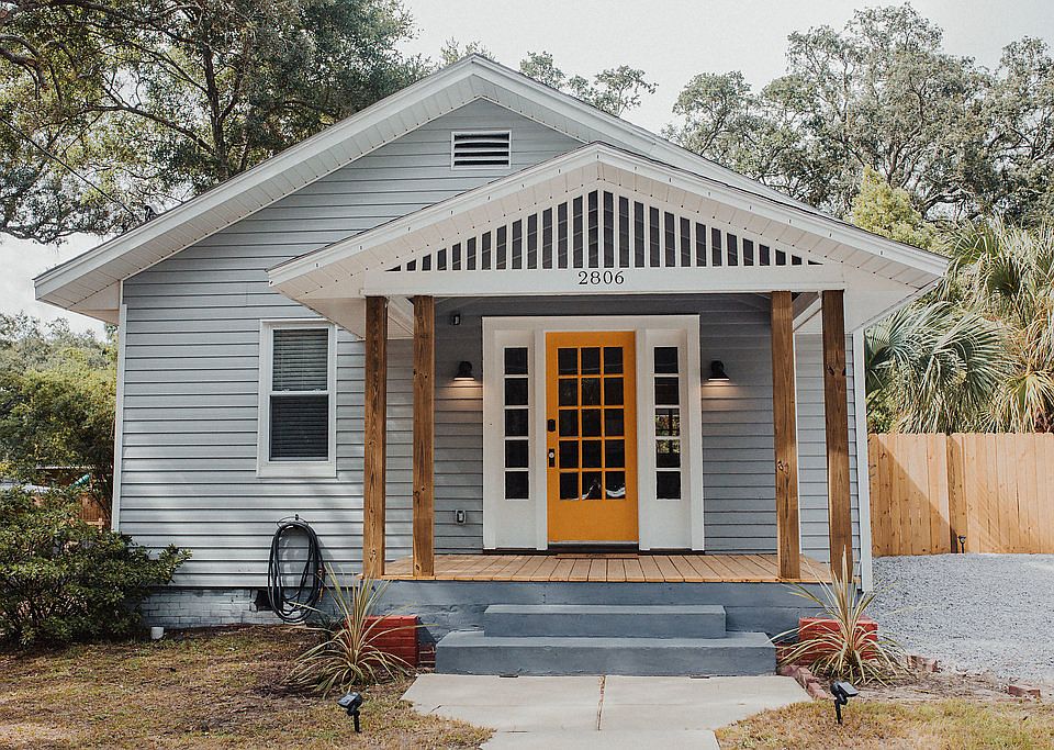 Welcome to 2806 E Strong St.