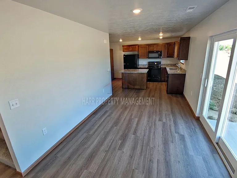 Sundance Ridge / Hitching Place — Photo 12