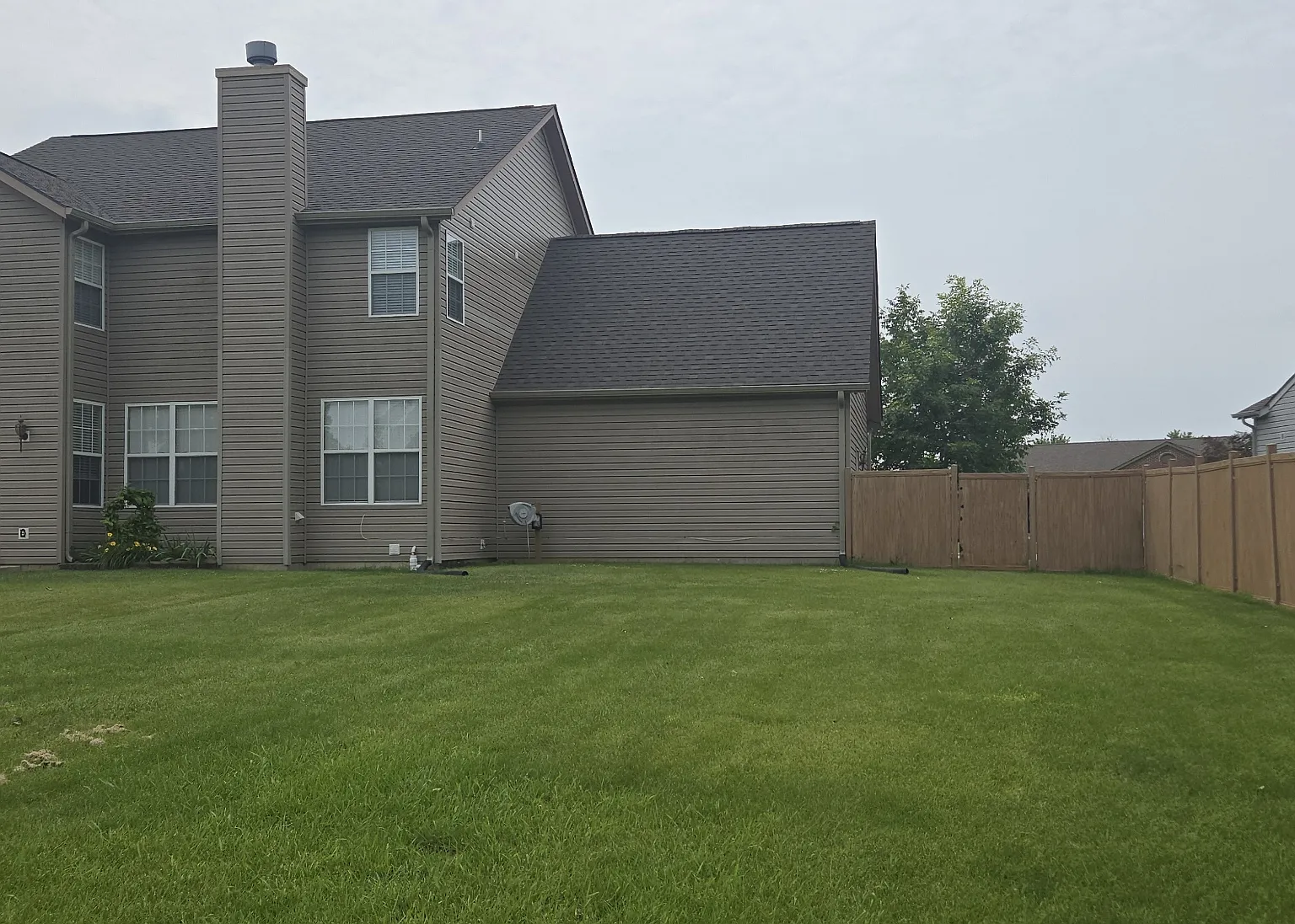 4 bed, 4200 sqft, $4,700 — Photo 3